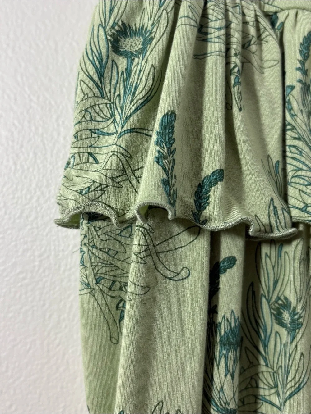 Kate Quinn green floral print ruffle detail one piece romper (12-18 months)